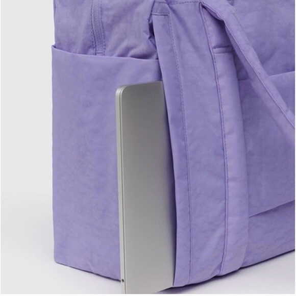 Baggu small cloud carry on HTF color Wisteria perfect condition - Picture 9 of 11